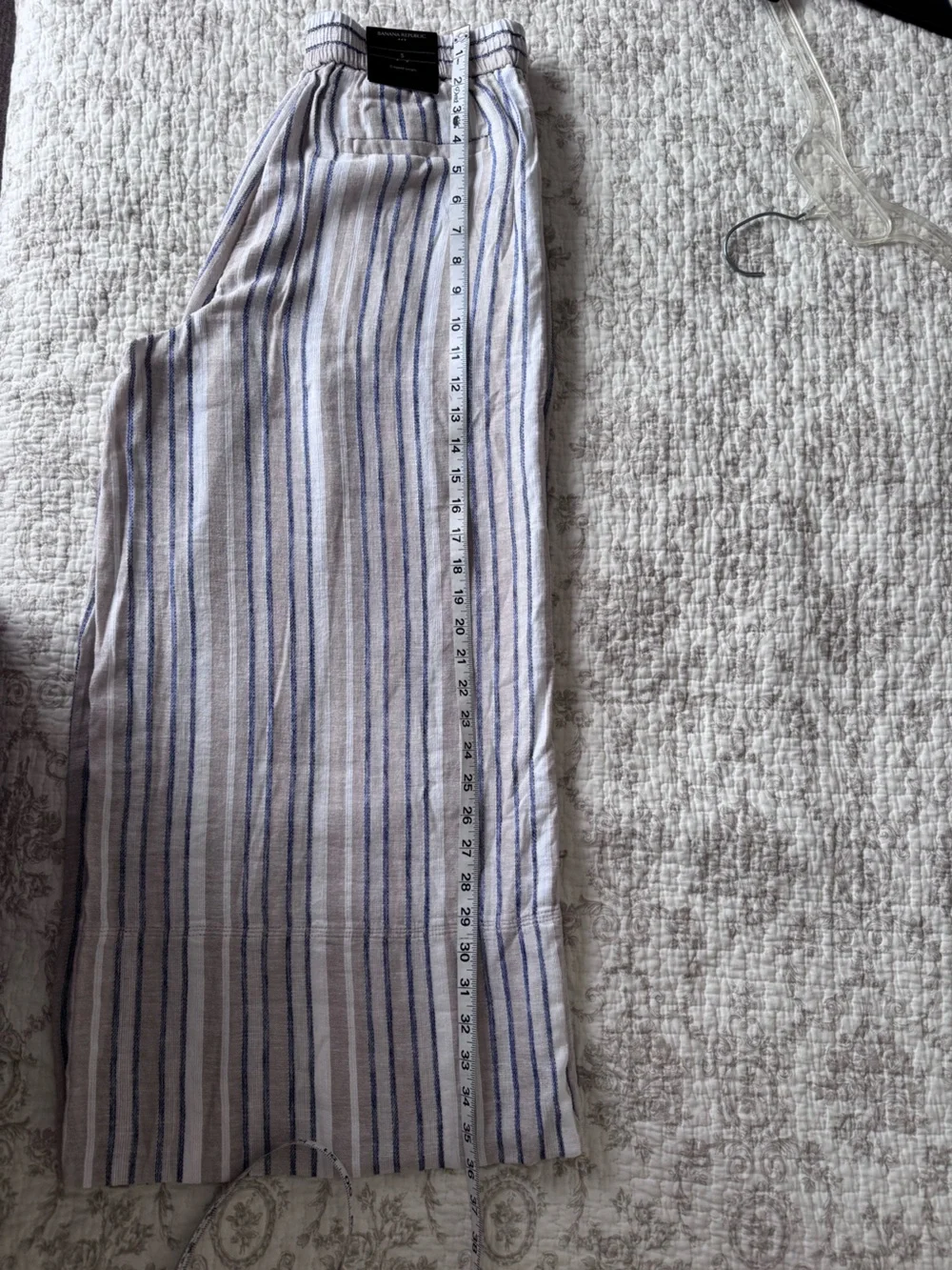 Banana Republic Beige and Blue Striped wide pants, SP 🦋